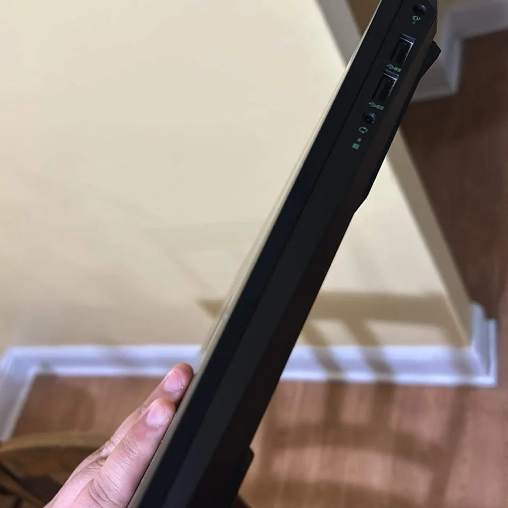 HP Pavilion 15’6 cpu Intel i5 gpu Nvidia GTX 1650 Ti 8GB RAM  256 GB of Storage
